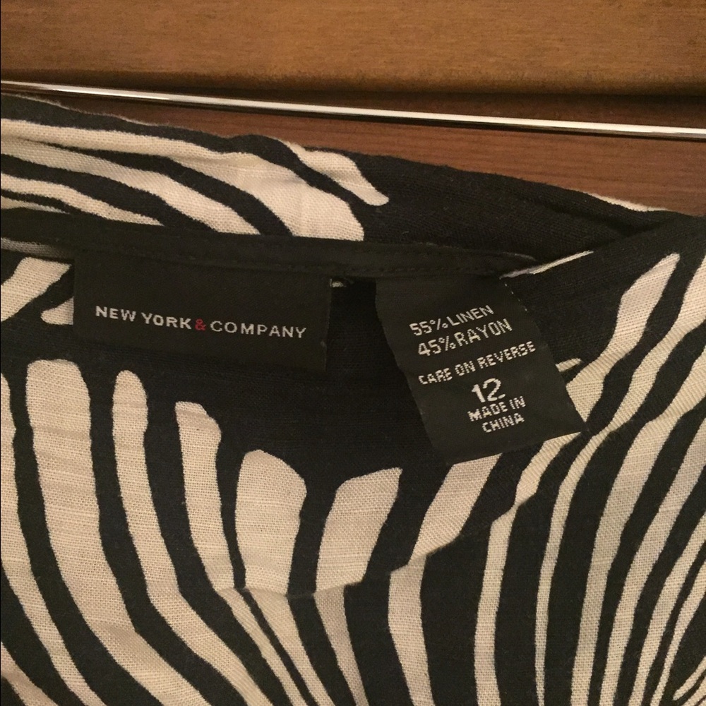 New York & Co Black/cream A-line skirt - Picture 3 of 3